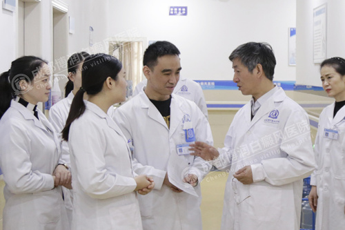 葛蒙梁教授联合会诊完美落幕! 葛蒙梁教授联合会诊完美落幕!